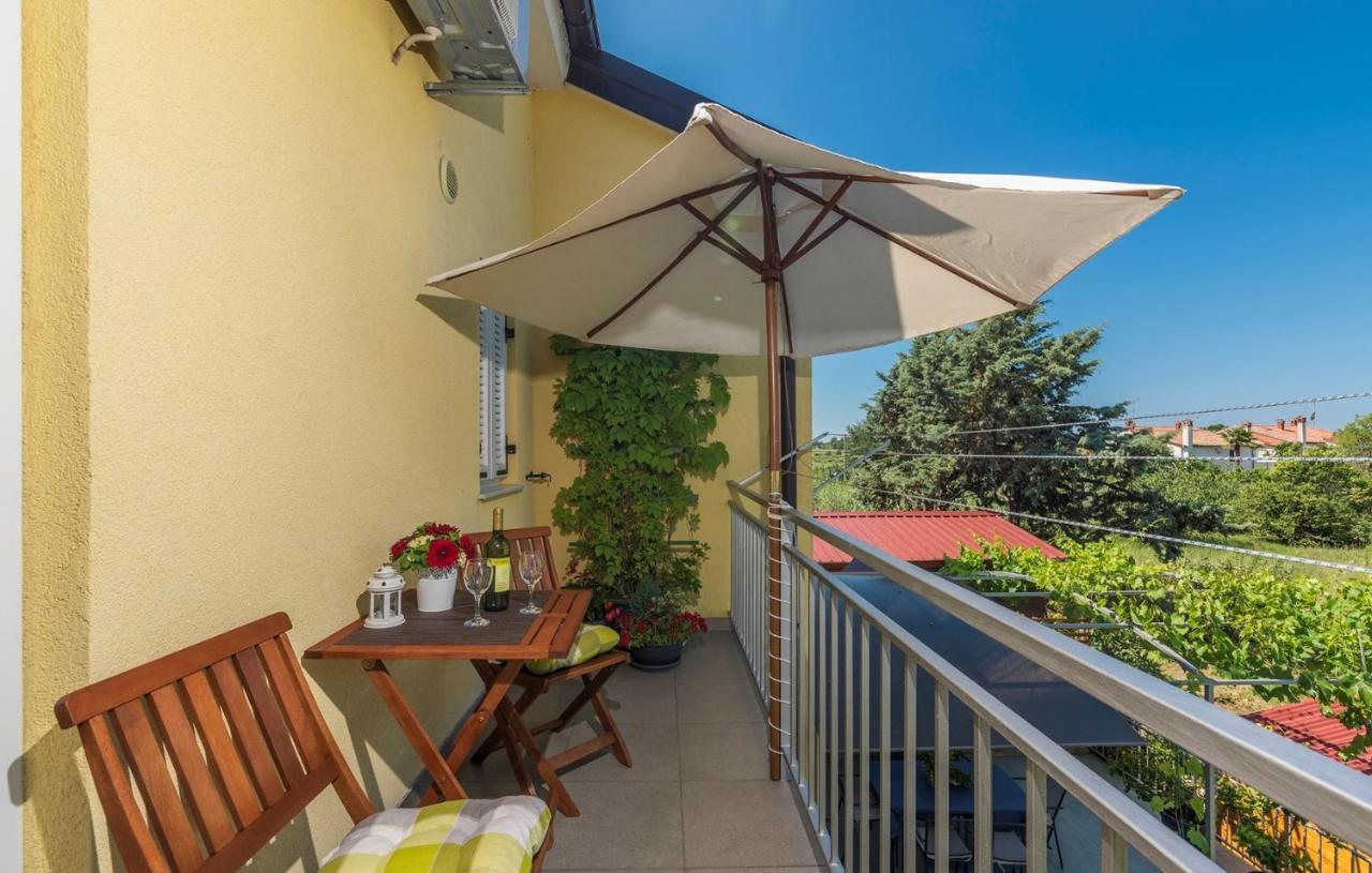 Apartment Nensi Poreč Exterior foto